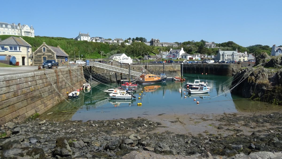 Choosing Waterproof Layers for Coastal Weather