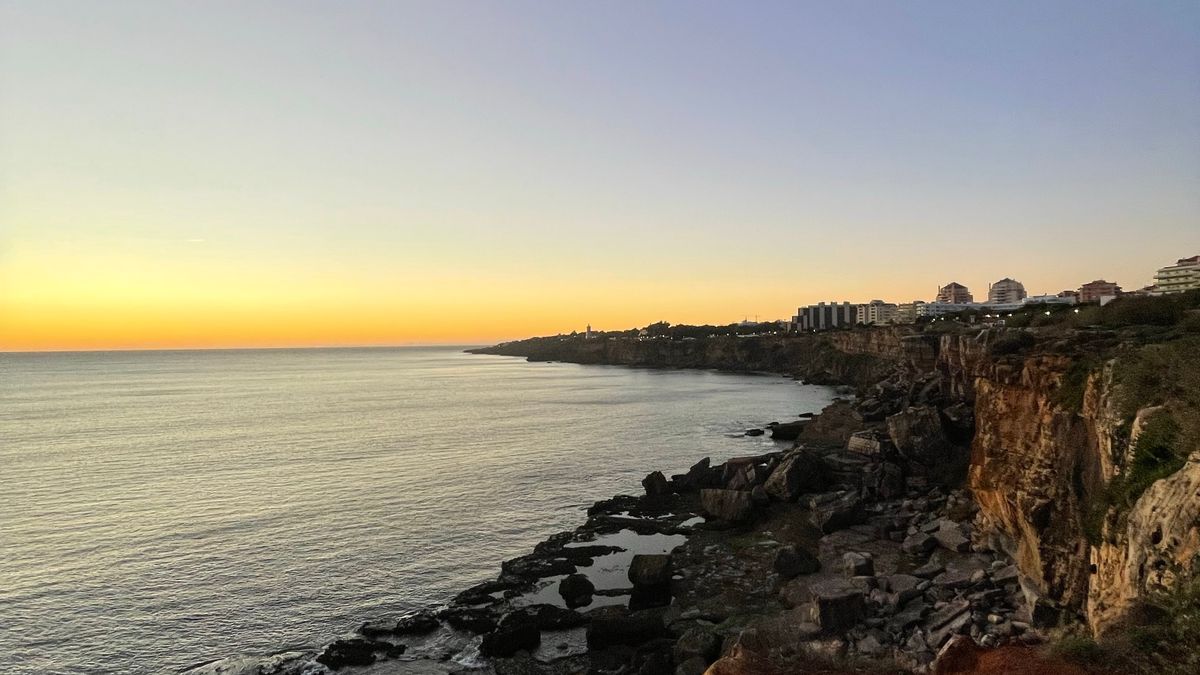 Planning a Safe Circular Walk Along the Coastal Path