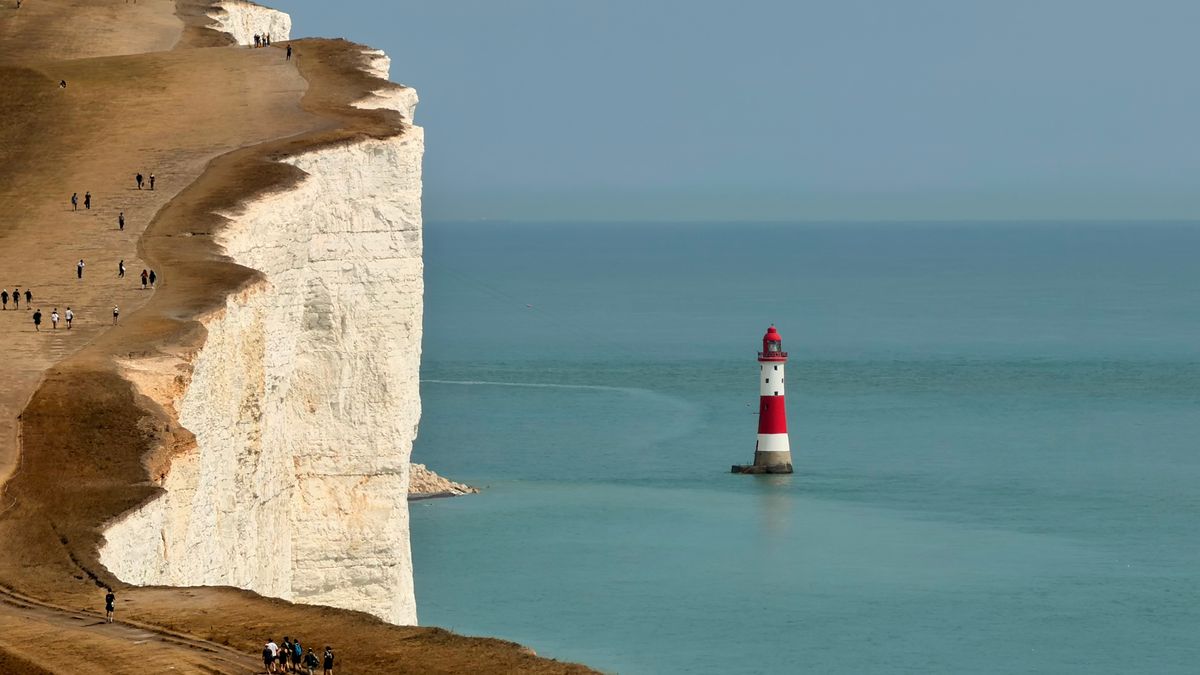 The Role of Lighthouse Keepers in Modern Navigation